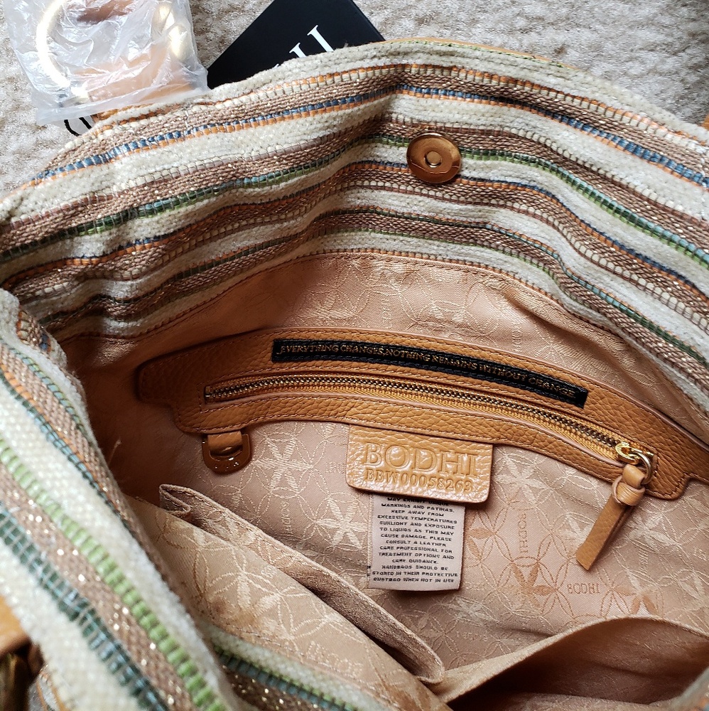 Bodhi Drawstring Handbag - Picture 7 of 7